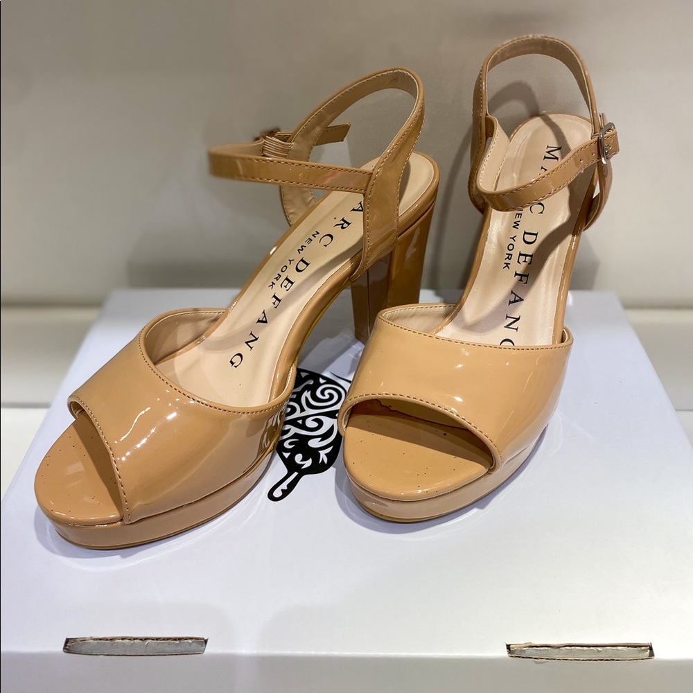NWT Marc Defang Giavanna Heel